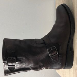 Infamous and Timeless Frye Leather Boot 👢